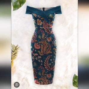 NWT Averie Off The Shoulder Halley Velvet Dress